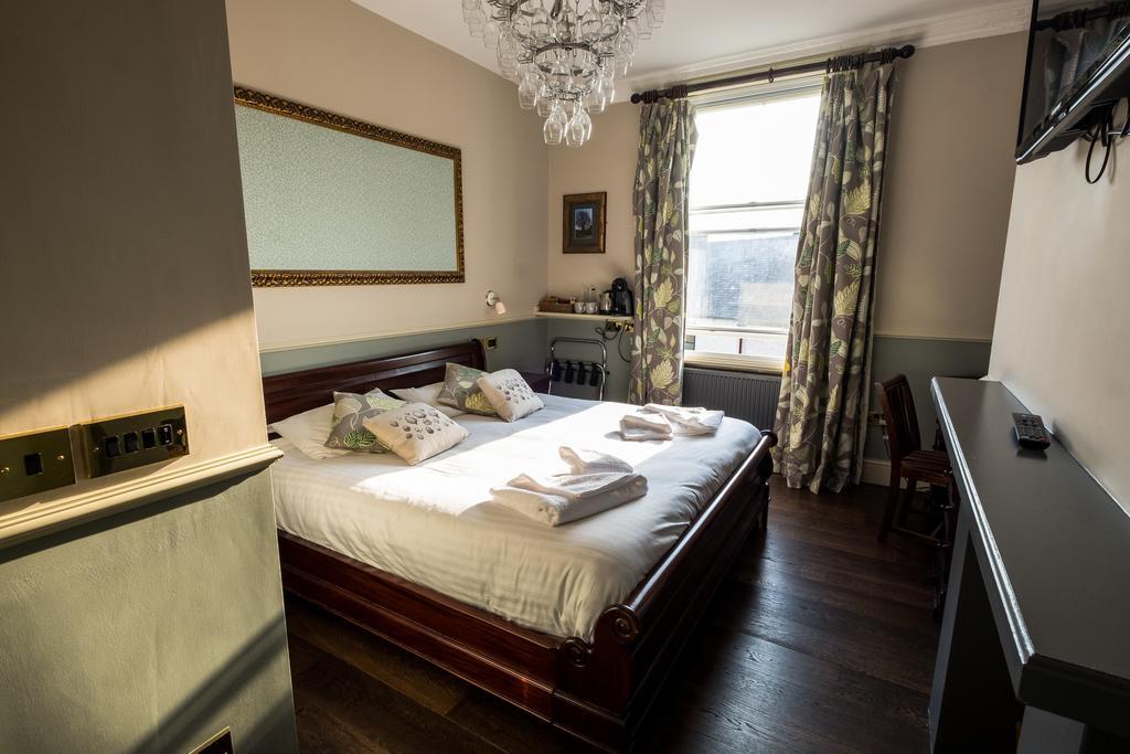 The Royal Oak Ripon Bed & Breakfast Exterior photo